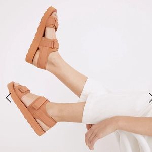 Madewell The (Re)sourced Neoprene Jay Sandal size 7.5 (fits like 8)